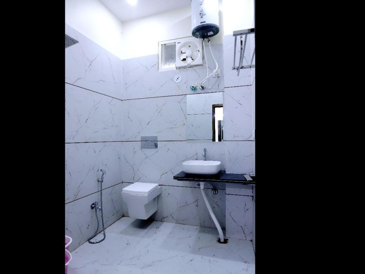 Hotel Jag Laxmi Palace Prime Location Main Road Near Mahakal Temple And Railway Station Ujjain Εξωτερικό φωτογραφία