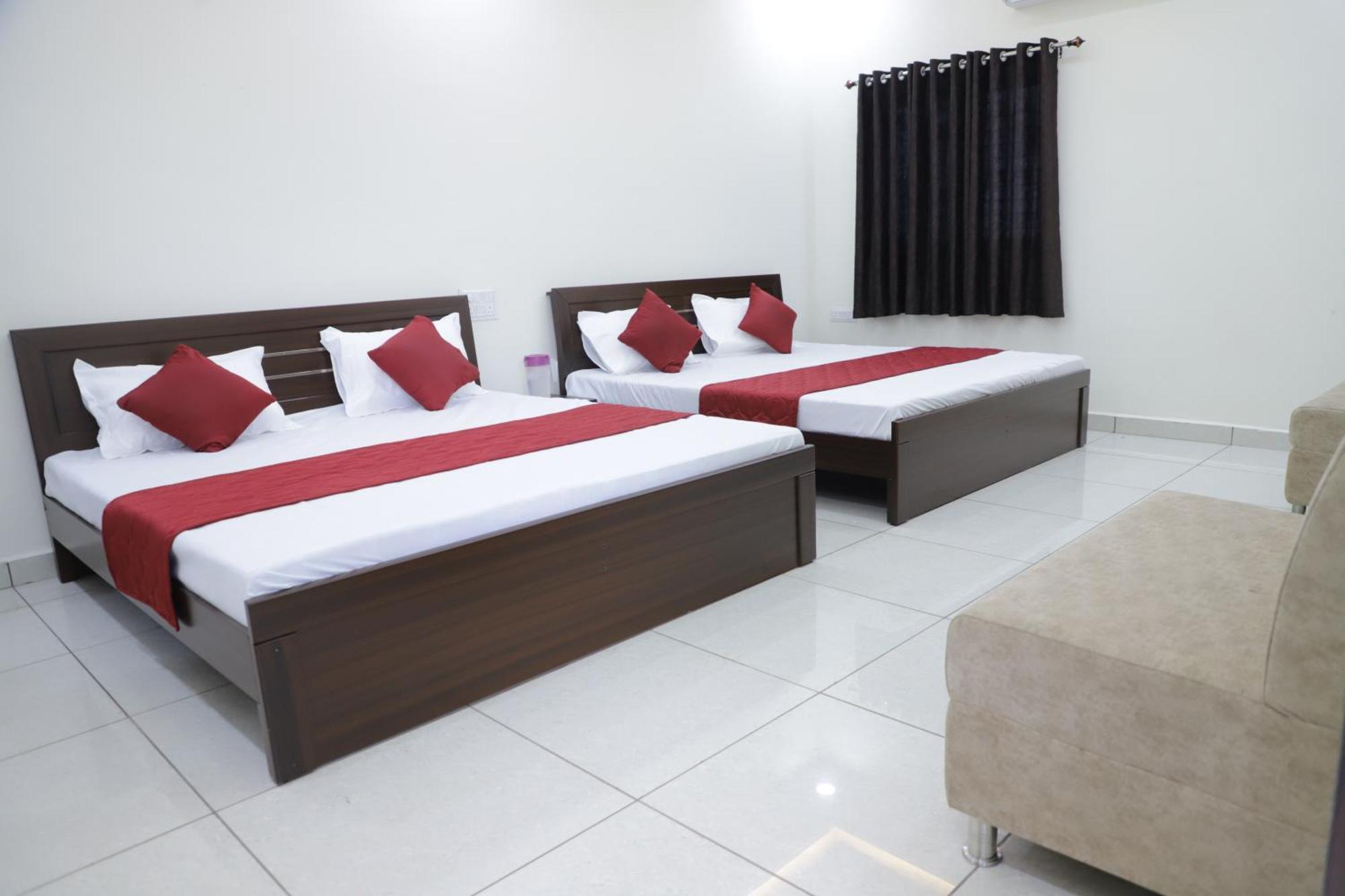 Hotel Jag Laxmi Palace Prime Location Main Road Near Mahakal Temple And Railway Station Ujjain Εξωτερικό φωτογραφία