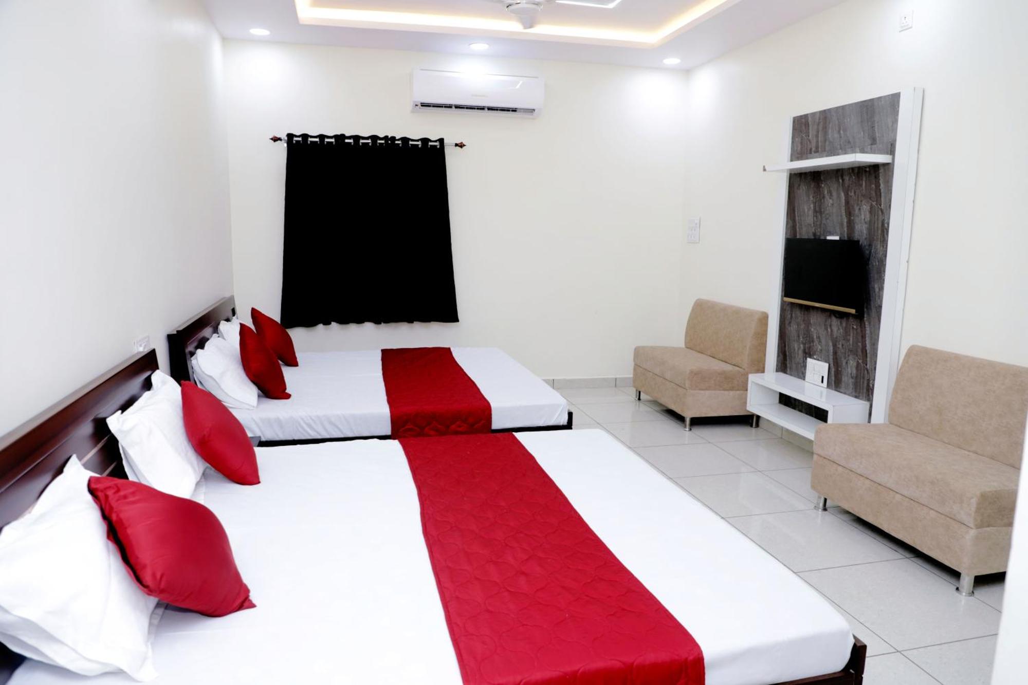 Hotel Jag Laxmi Palace Prime Location Main Road Near Mahakal Temple And Railway Station Ujjain Εξωτερικό φωτογραφία